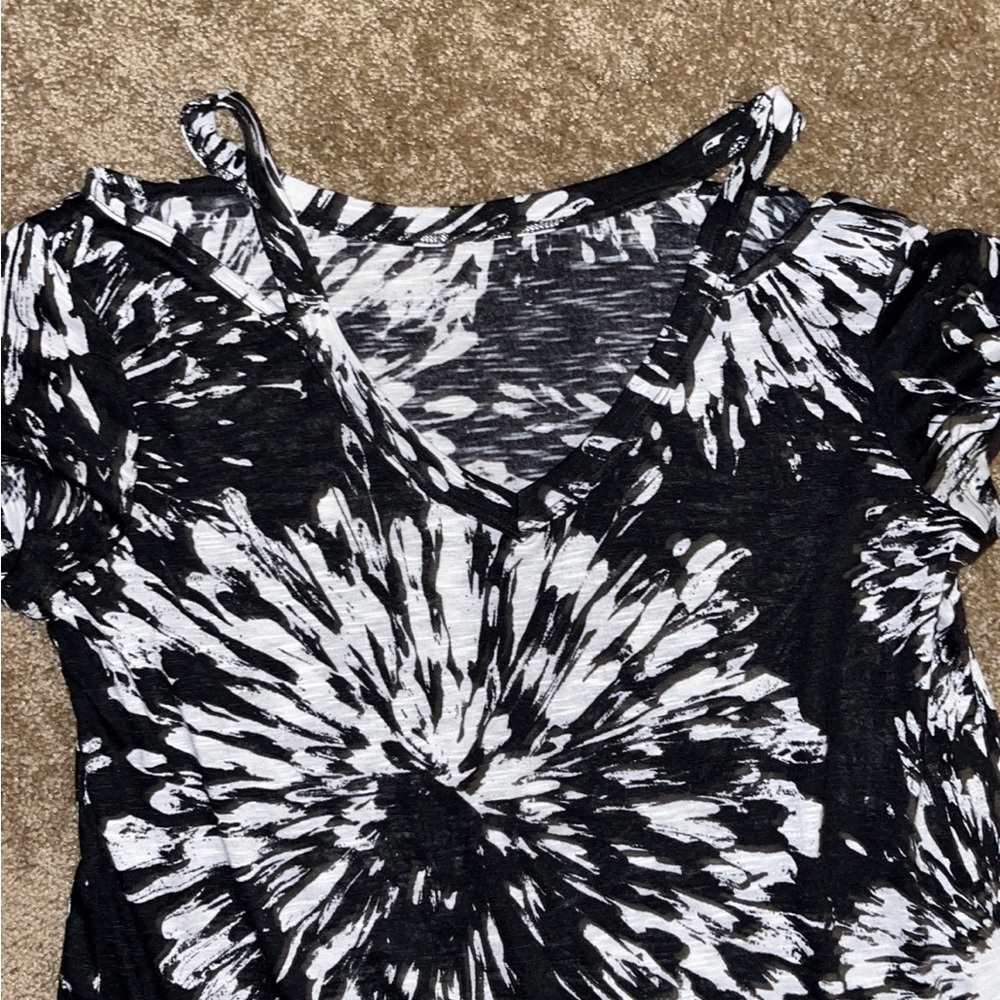 Cold Shoulder Tunic - Picture 2 of 2